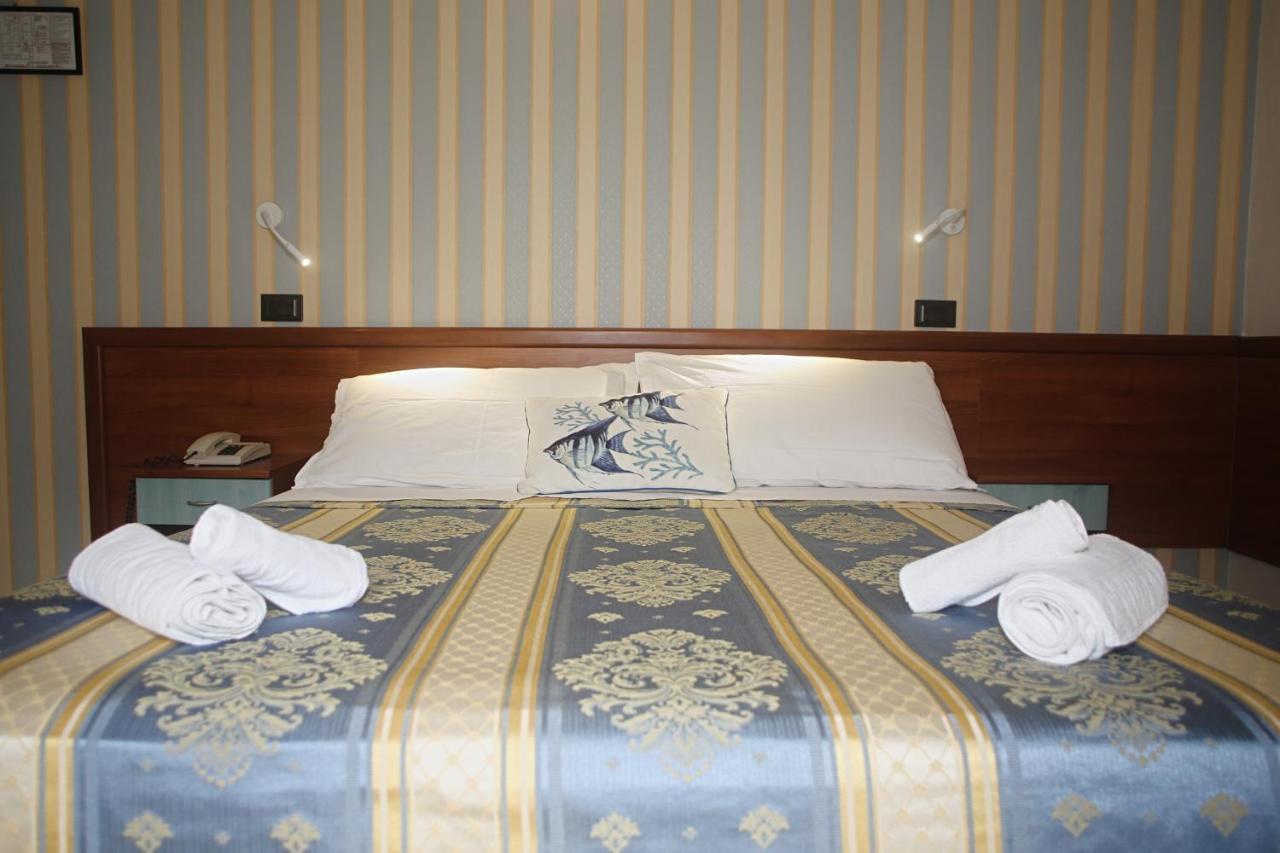 Hotel Dear Rimini Exteriör bild