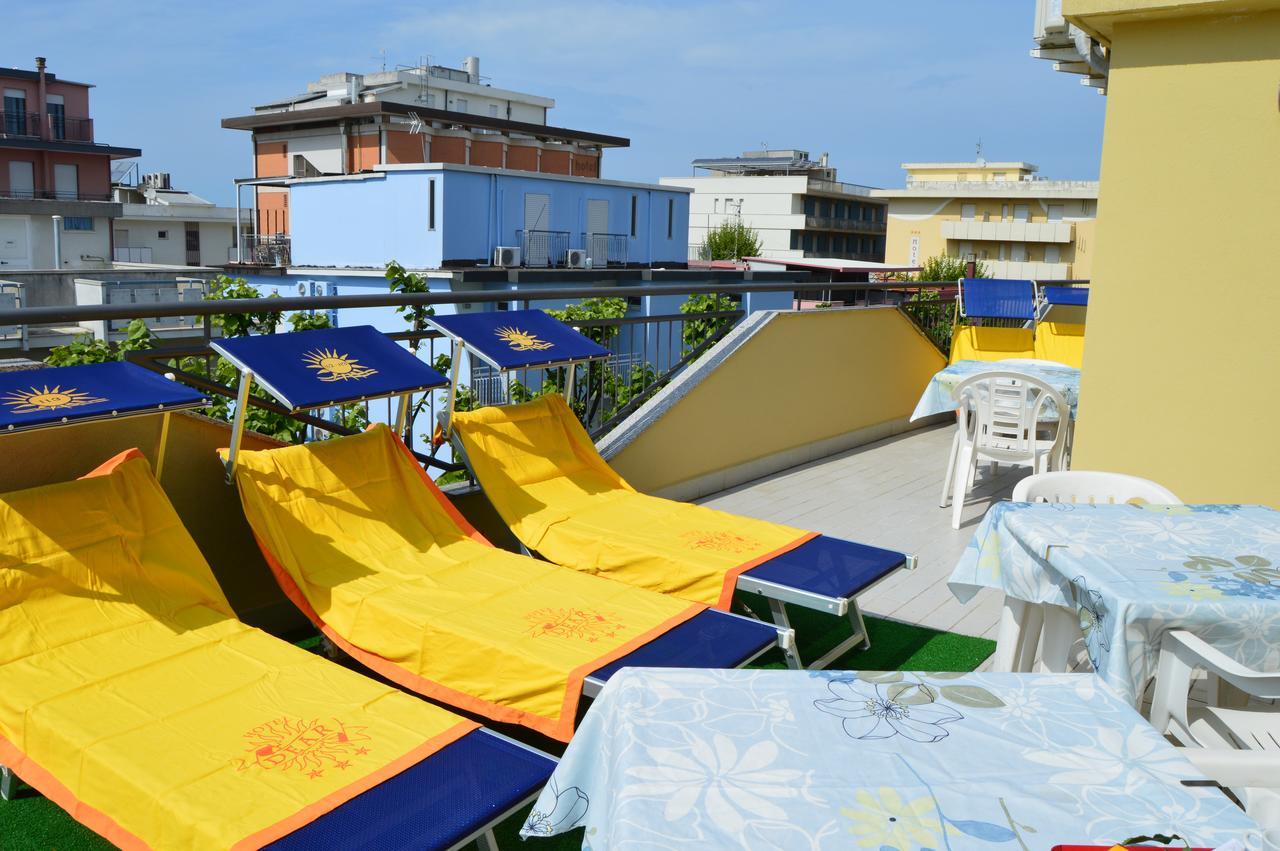 Hotel Dear Rimini Exteriör bild